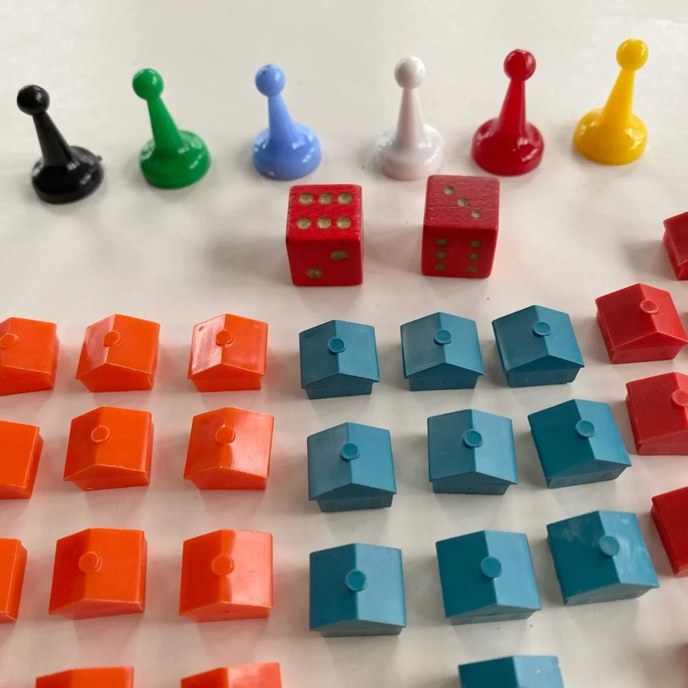 Vintage 1958 Finance Board Game Pieces 6 Pawn Tokens, 76 Houses, 2 Red Dice - Picture 2 of 10